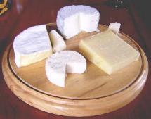チーズの保存容器を開けるといい状態のチーズが並んでいました。