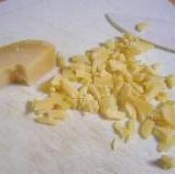 チーズフォンデュのチーズの切り方４
