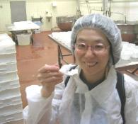 南イタリアの水牛乳のモッツァレラの工場で、水牛乳製のリコッタを頂きました。(Pontinia OCT 2005)
