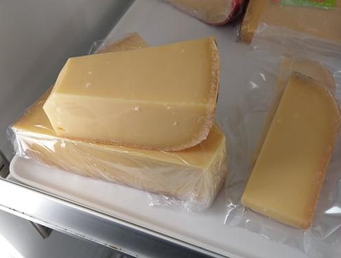 オランダのハードチーズ